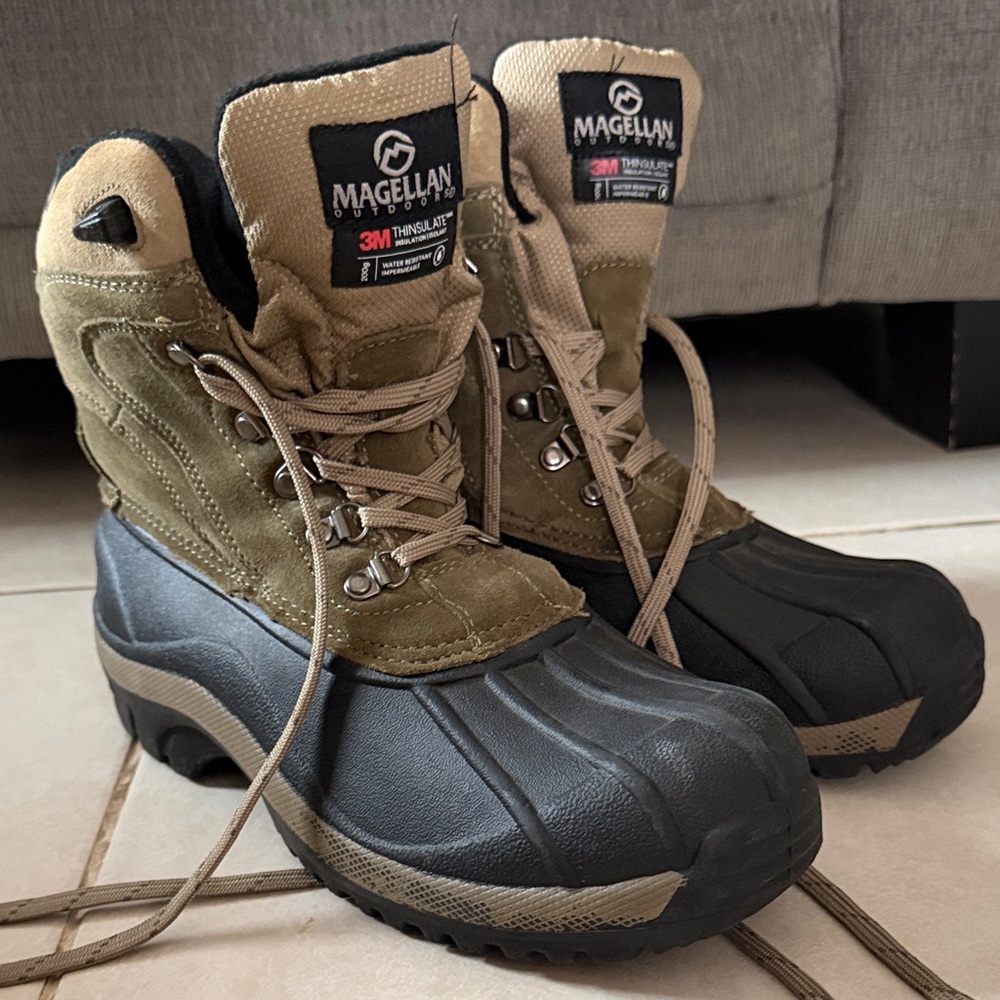 Magellan Outdoors Men's Water resistant Snow Boots Thinsulate